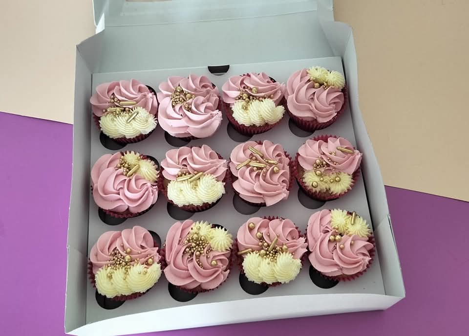 Blush & Gold Swirl Cupcakes
