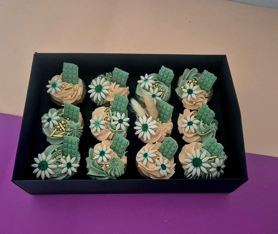 Botanical Luxe Bloom Cupcakes