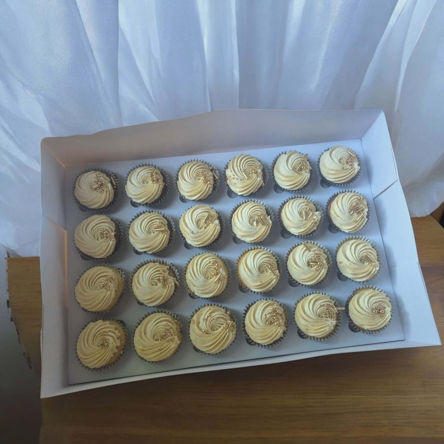 Golden Swirl Luxe Cupcakes
